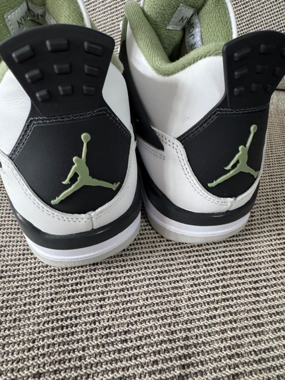 Jordan 4 Retro Seafoam (Women's) - Picture 4 of 12